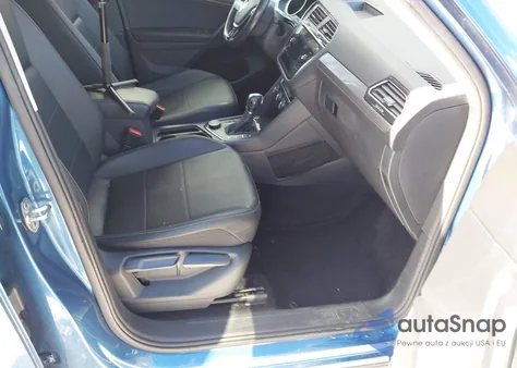 2019 Volkswagen Tiguan Se/Sel/Sel R-Line Jet-Black/Sel R-Line z USA, uszkodzony, nr VIN 3VV2B7AX2KM163421